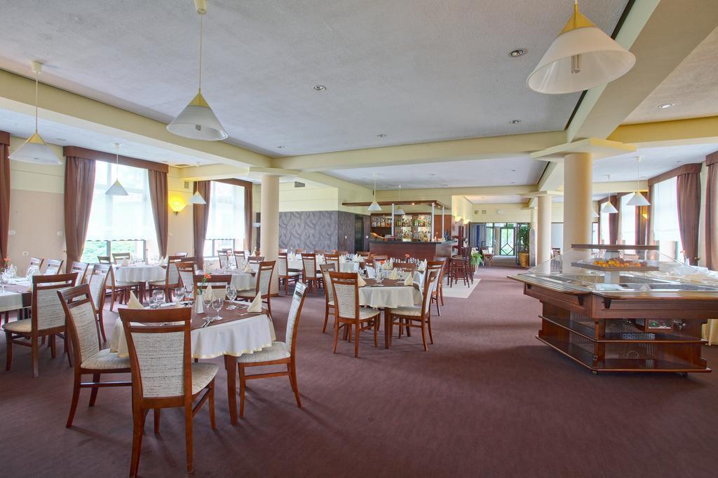 Hotel Perla Bieszczadow Geovita Czarna  Exteriör bild